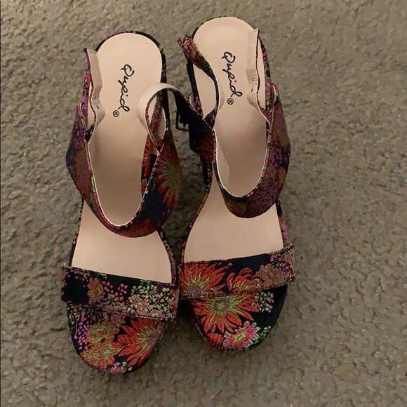NWOT Qupid Floral Brocade Chunky Platform Heel - Picture 4 of 12